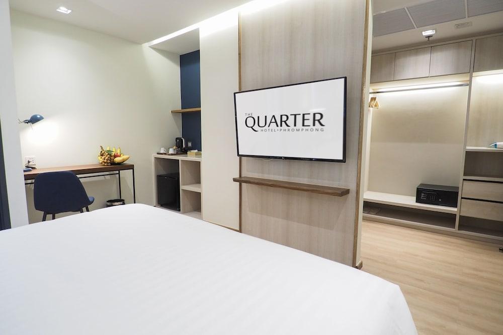 The Quarter Phromphong by Uhg (SHA PLUS+) 1