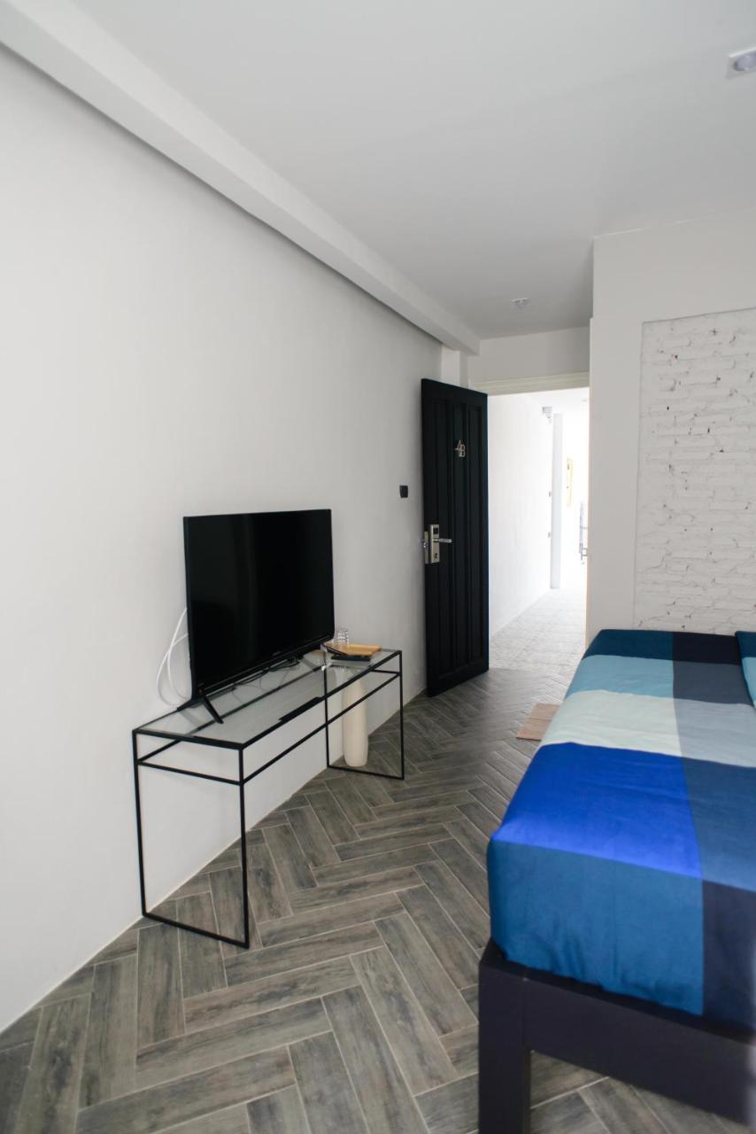 87 Oldtown at River Pier 2