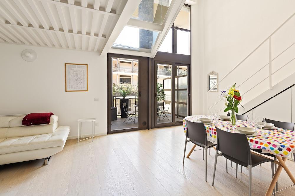 Elegant Loft with Balcony