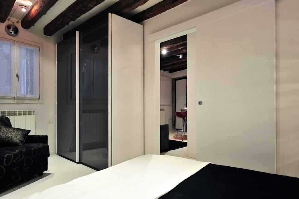 Accademia II 1