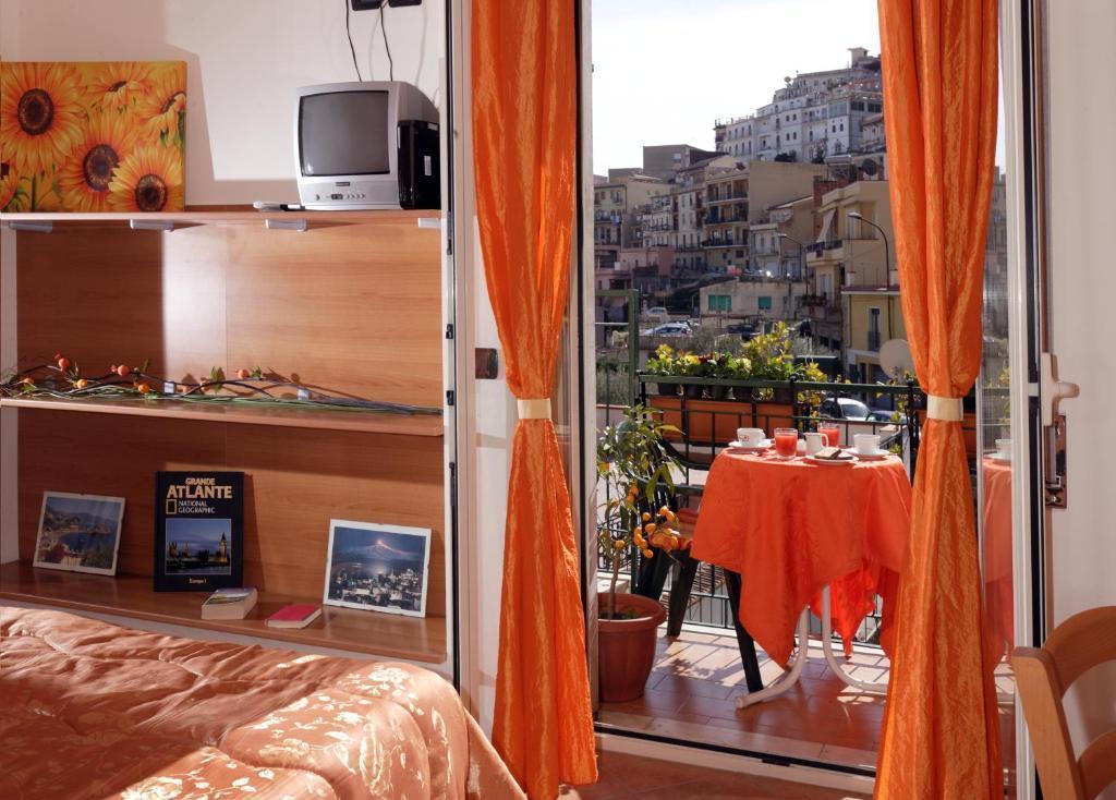 Bed And Breakfast Fontana Vecchia 2