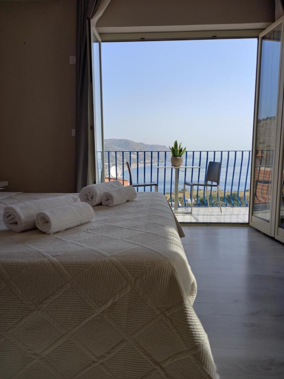 Taormina Al Bacio