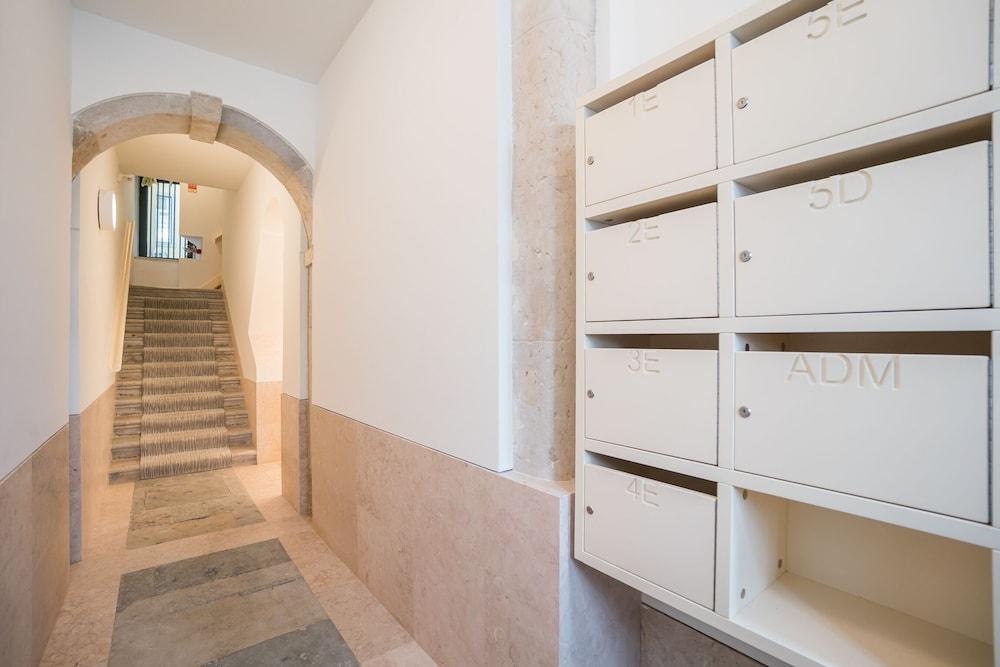 Spacious And Bright Apartment in Cais Sodre 1