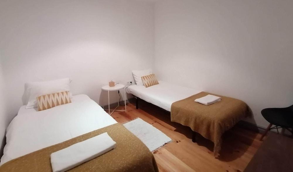 Apartment with Yard in Alfama 1
