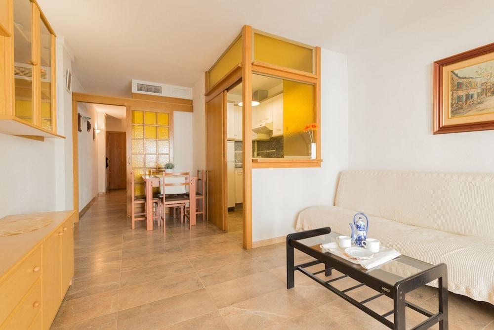 Apartamento Center Ref. 1019  by Iberplaya