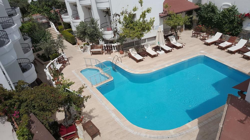 Cavus Hotel & Apart