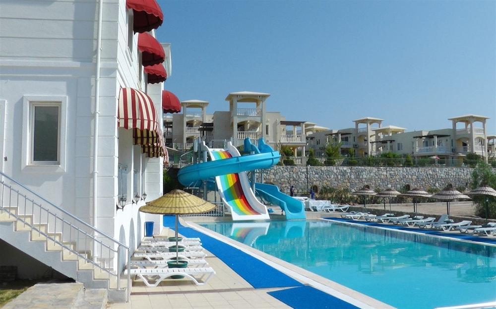 2 Bedrooms Apartment Lake View 6 by Likya Global