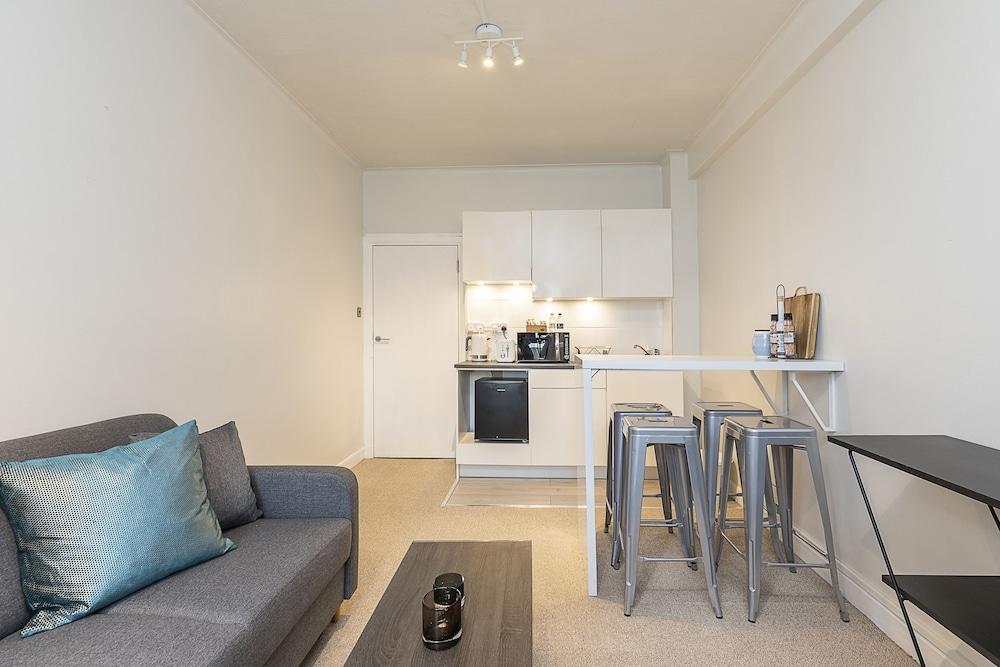 Imperial Suite in Swiss Cottage