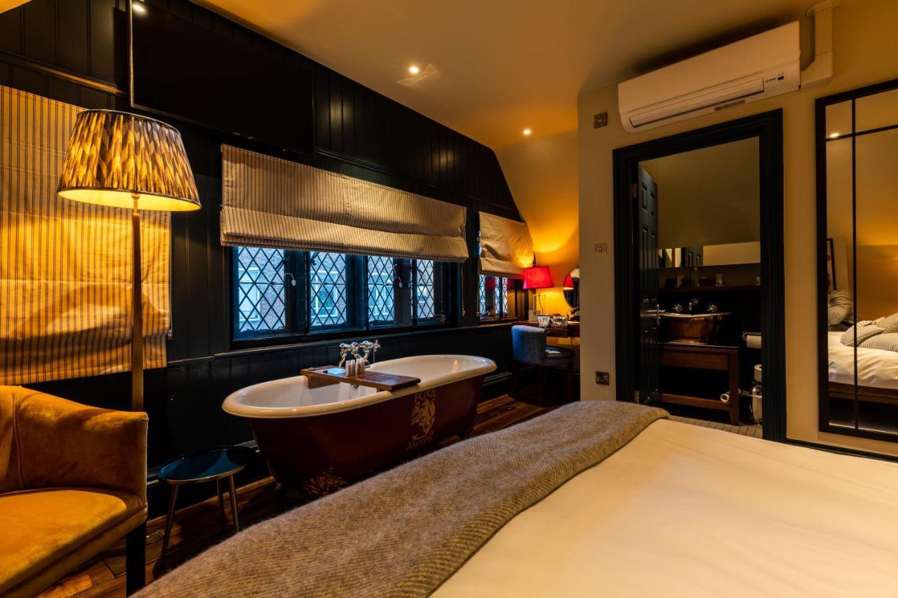 The Fox & Anchor (Adults only) 2