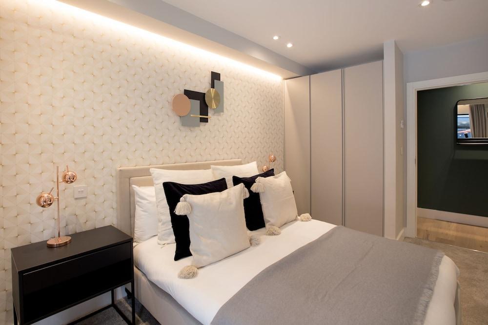 Elephant And Castle by Allo Housing