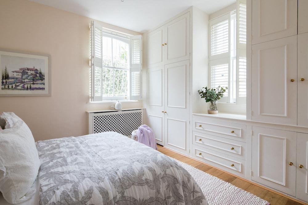 Cornwall Gardens by Lime Street