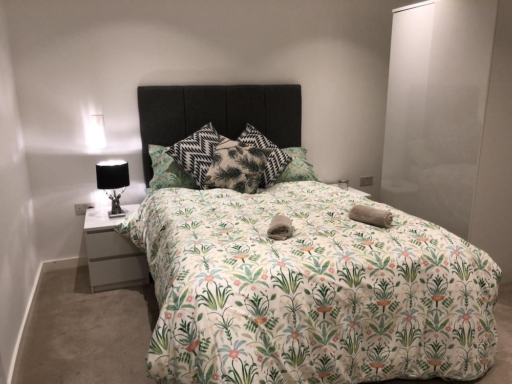 Luxury 2 Bed 2 Bath Apartments Next To Kings Cross 1