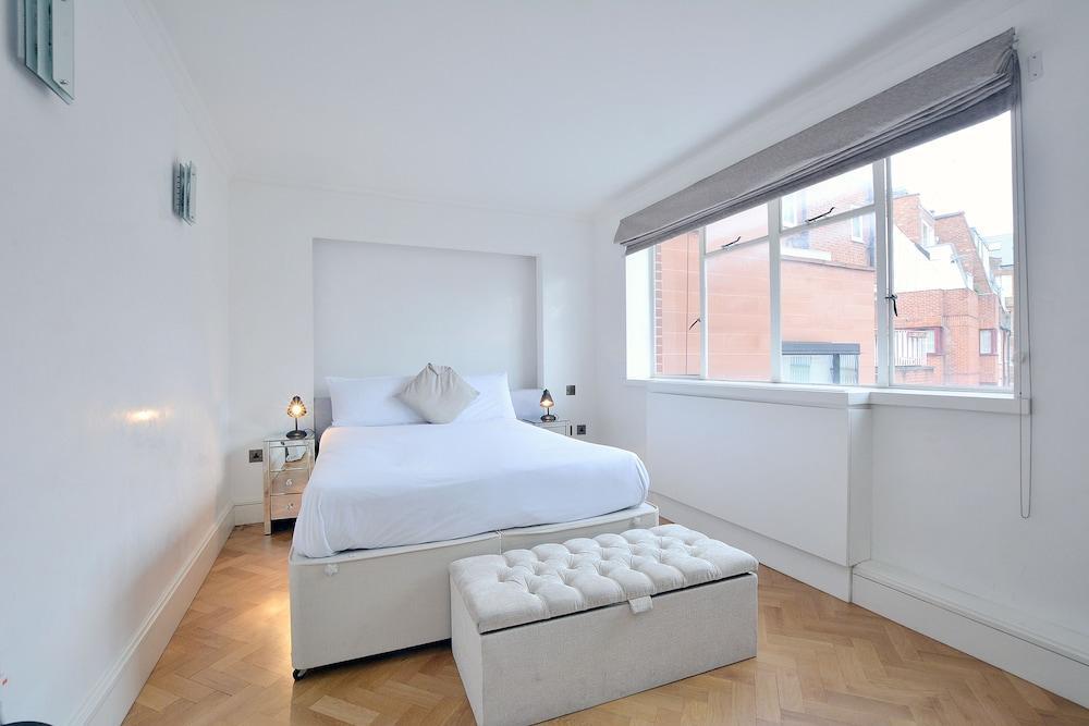 Hans Crescent Apartment 2