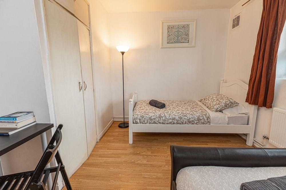 Tower Bridge Accommodation - 1 2