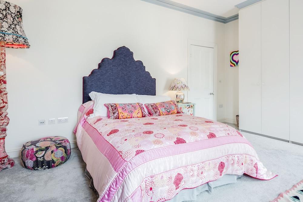 Exquisite Designers Abode 2