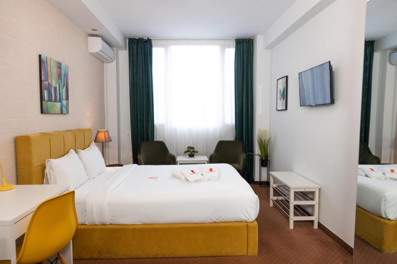City Plaza Apartments & Rooms 1
