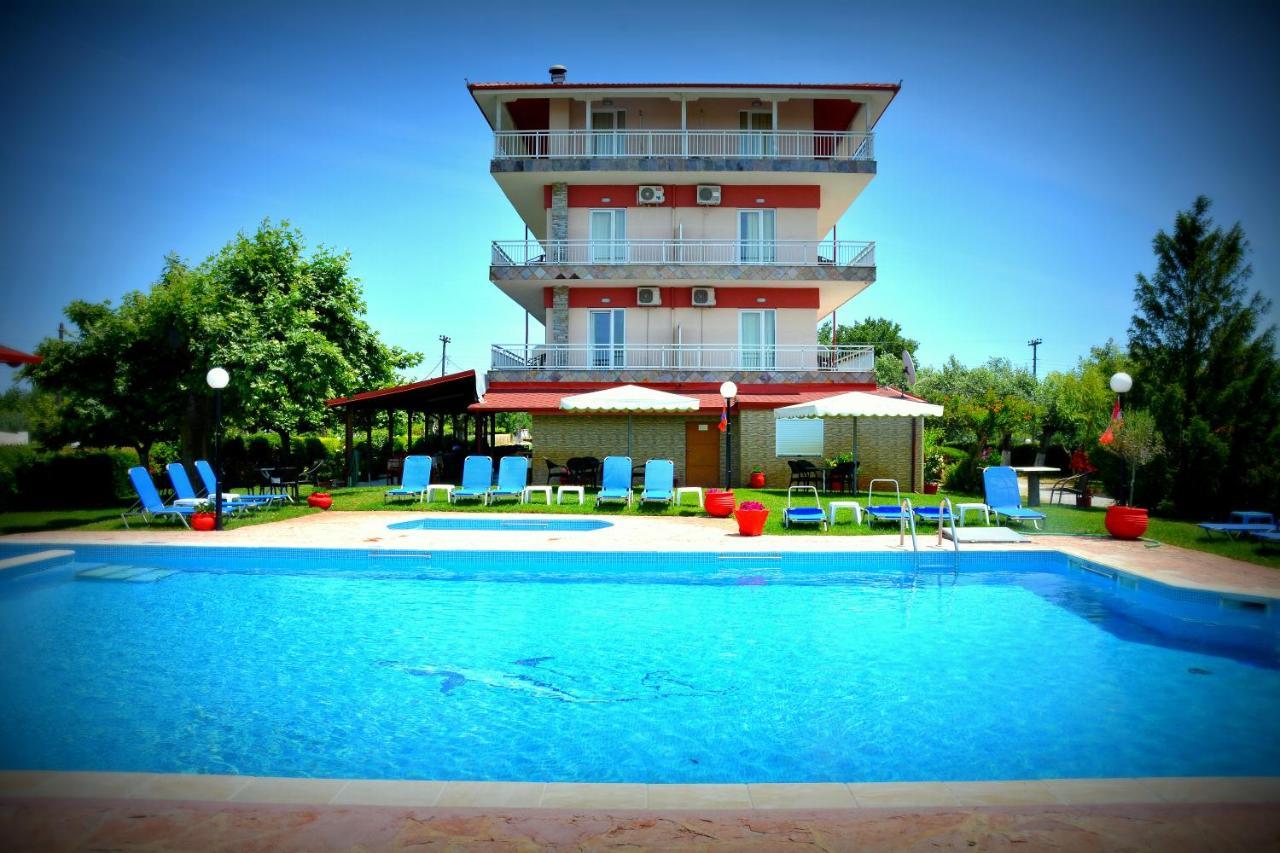 Denis Hotel And Bungalows
