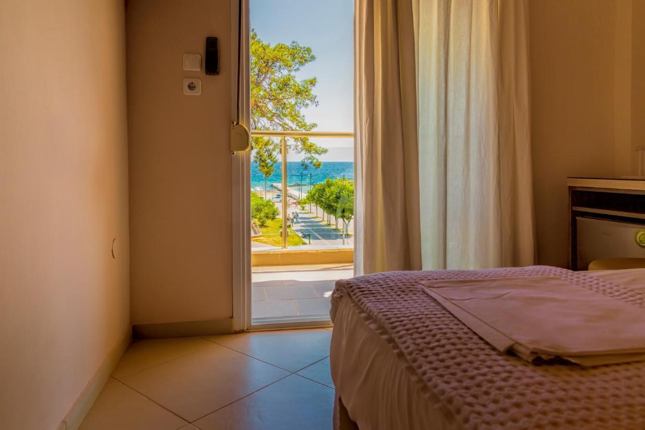 Le Monde Seaview Suites