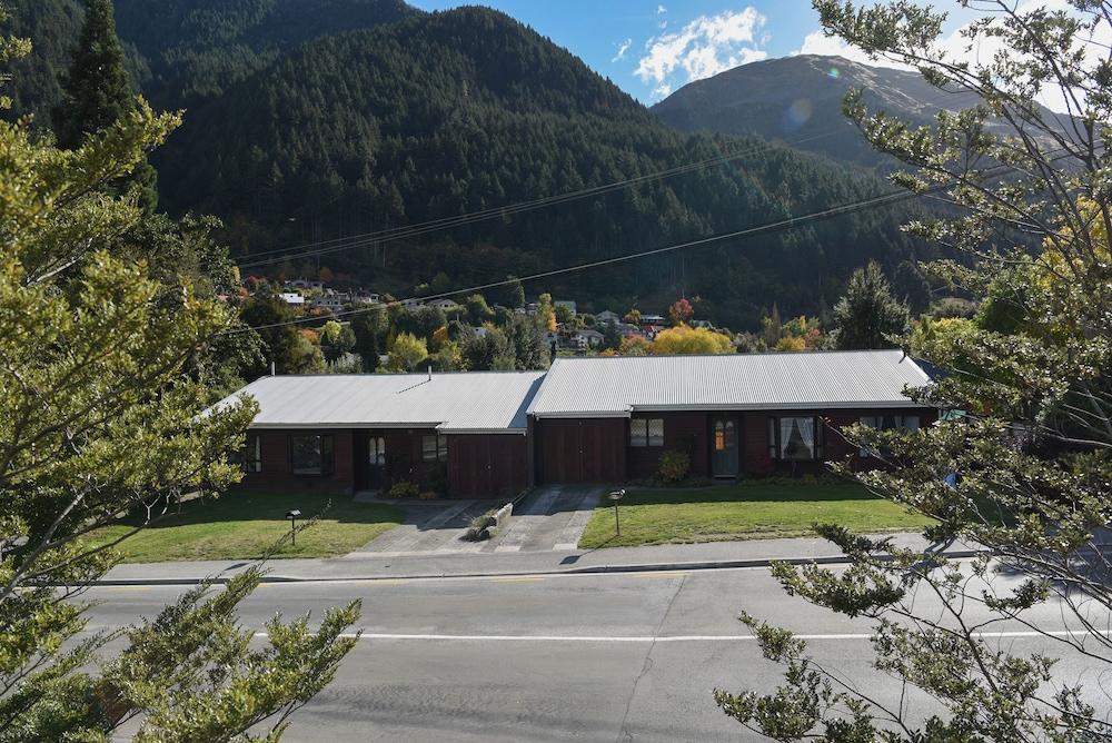 66 Robins Road 1