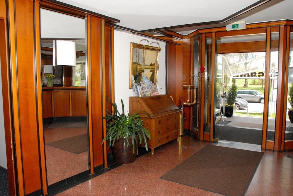 Ambassador Parkhotel 1