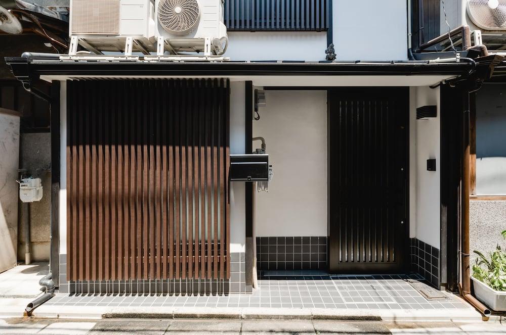 Higashiyama L1