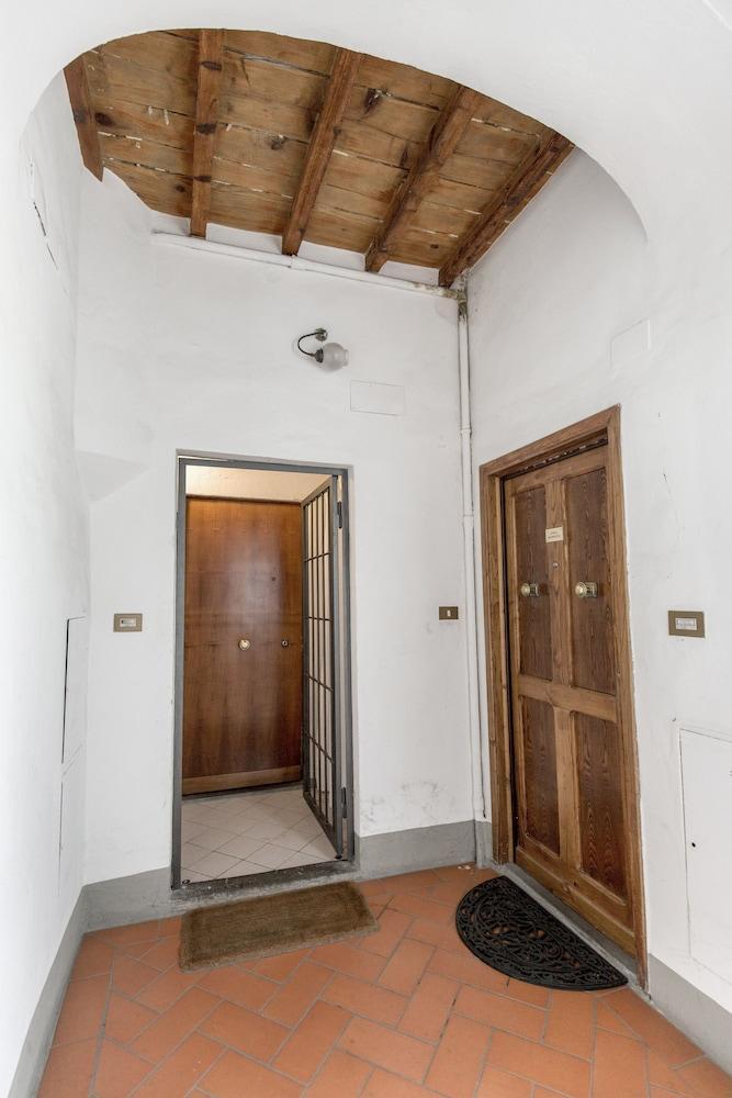 Sant'ambrogio Five Senses 1