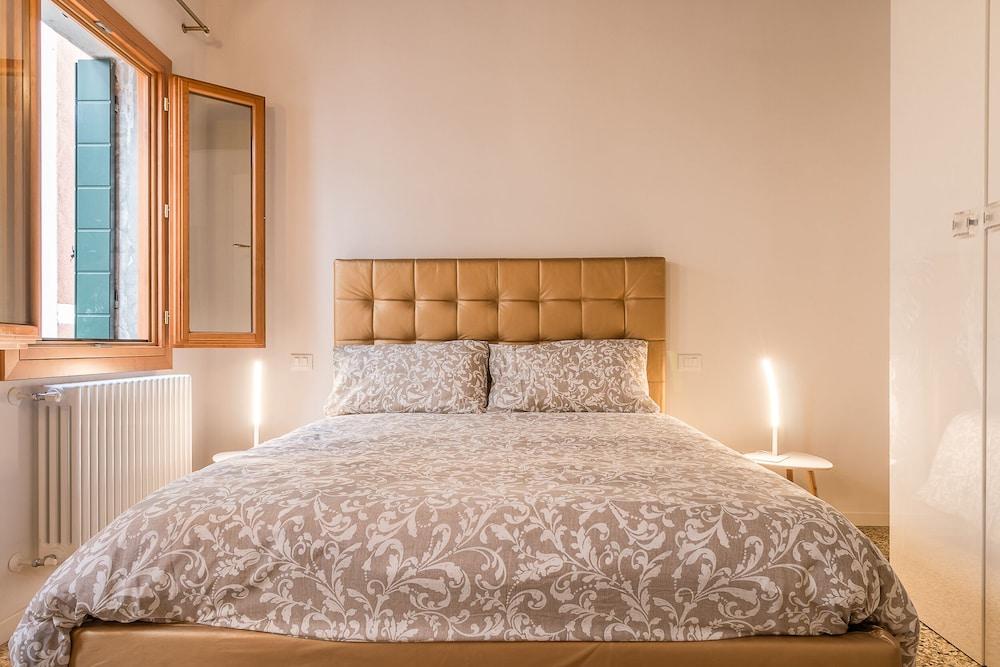 Gold Venetian New Style Ca' D'oro 2