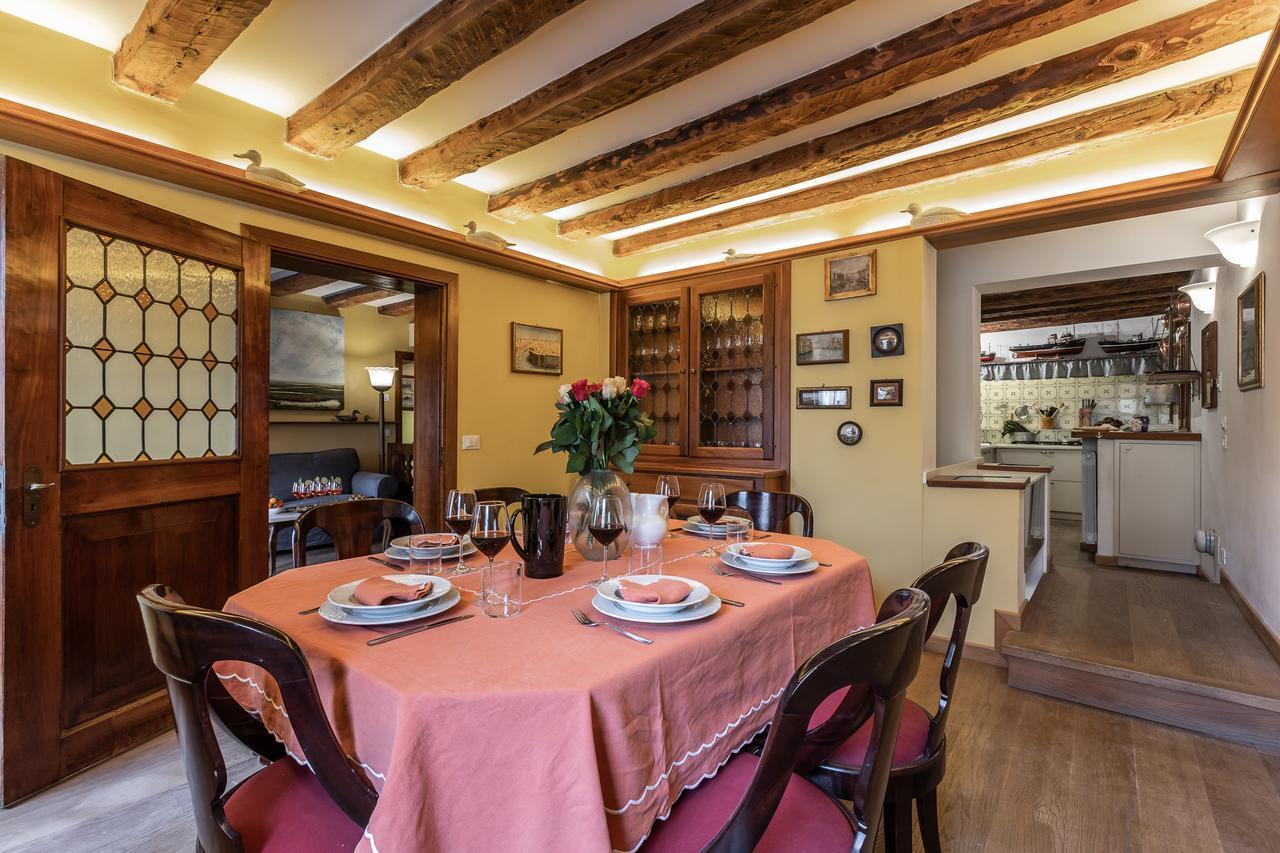 La Tana Cozy Apartment in Campo San Maurizio 2