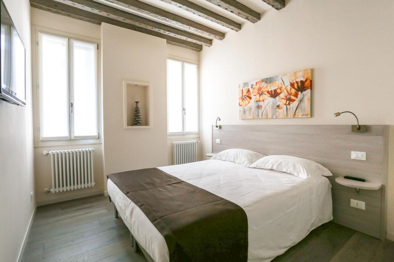 Rialto Suite 1602 2
