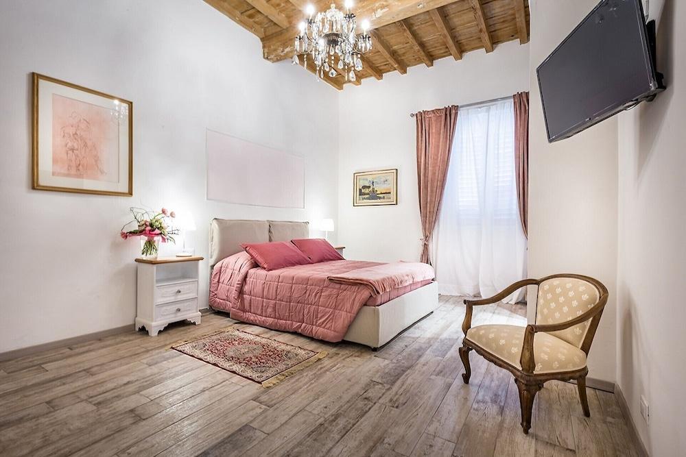Arno Apartment B by Mmega