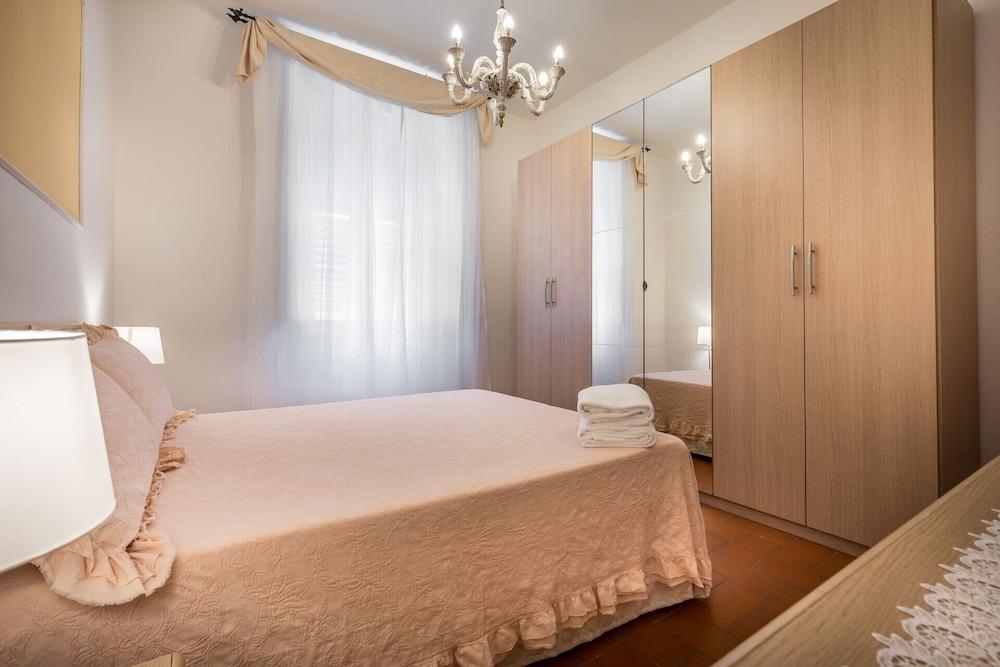 Classic Tuscany Apartment B by Mmega 1