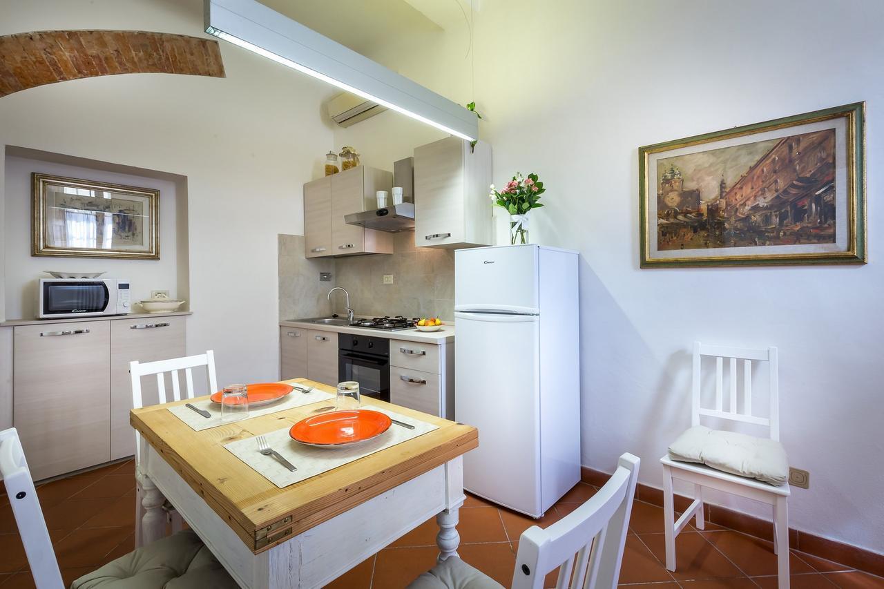 Classic Tuscany Apartments by Mmega