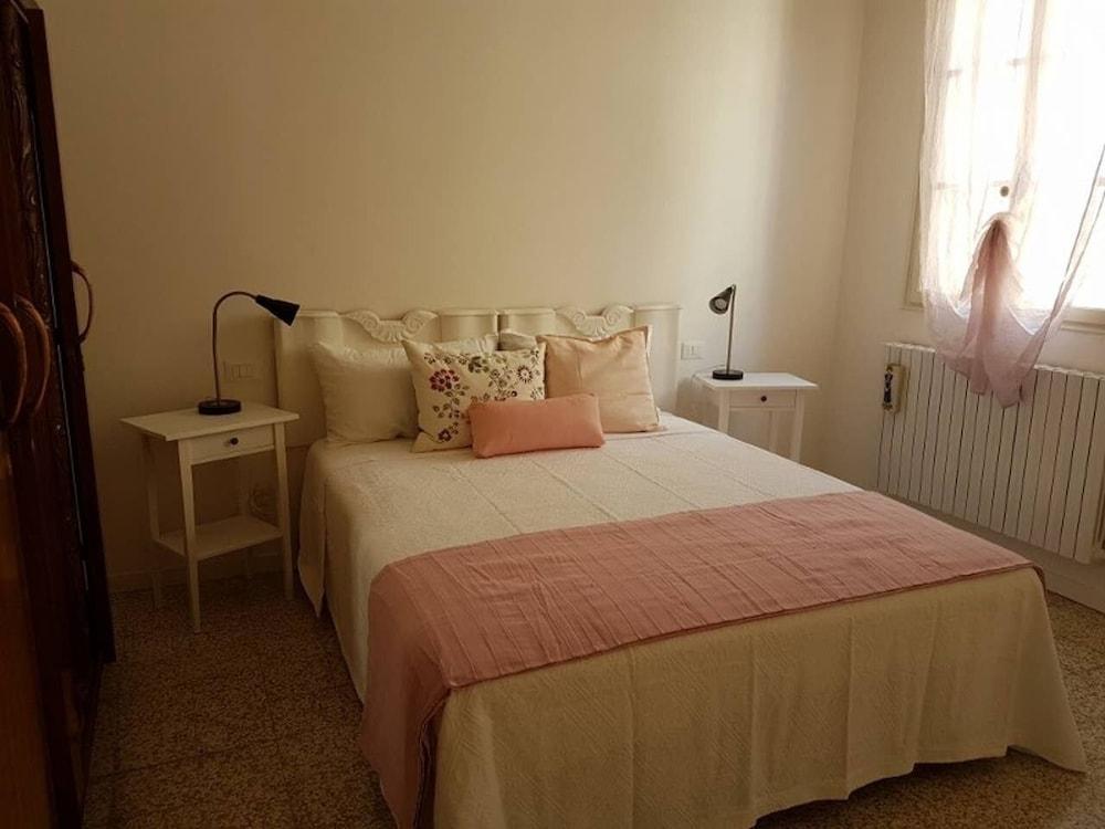Grimaldi Apartments - Petit Maison 2