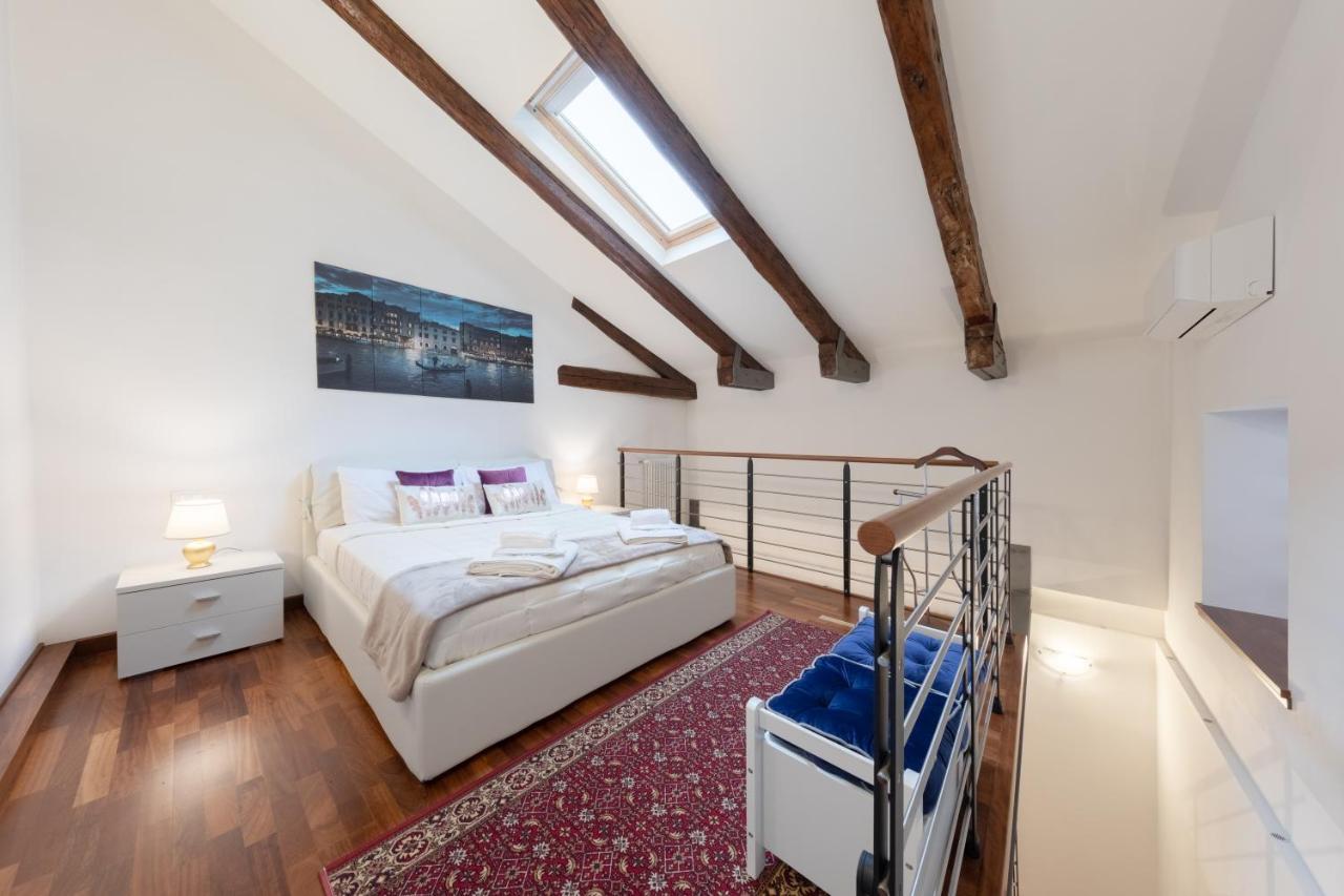Ca' Del Pozzo Loft Apartment