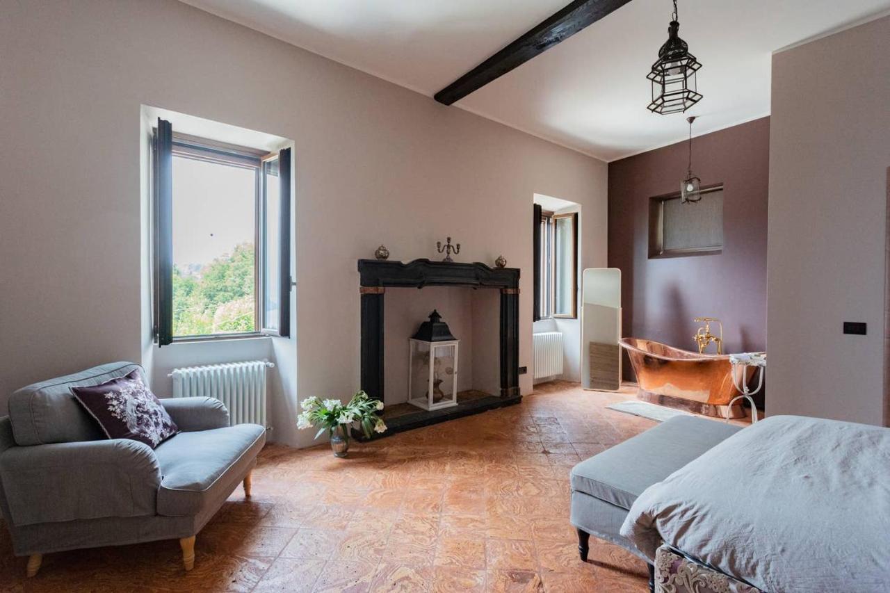 Villa Castravalva by Rent All Como 1