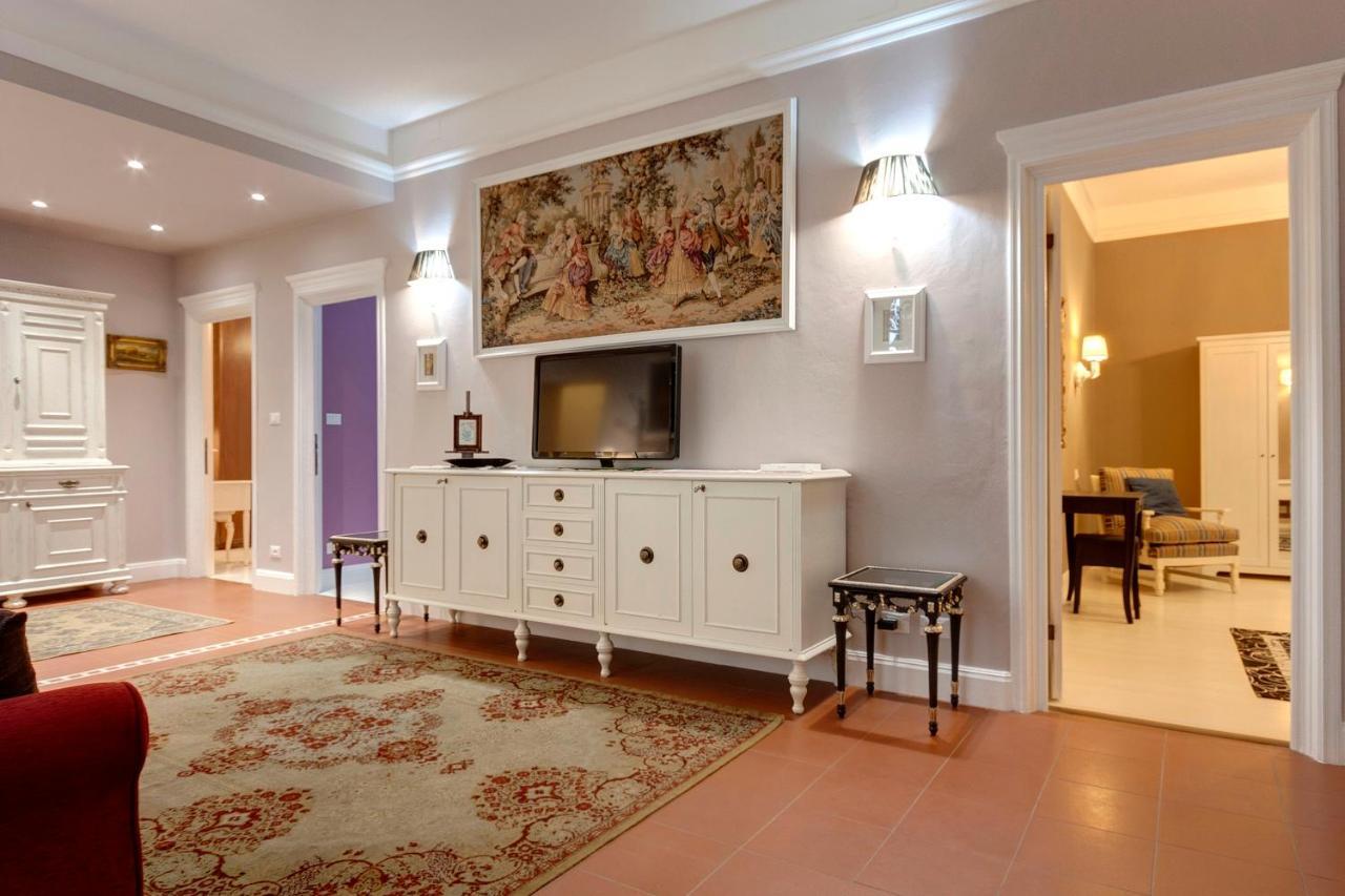 Florence Apartments, Home Feeling 1