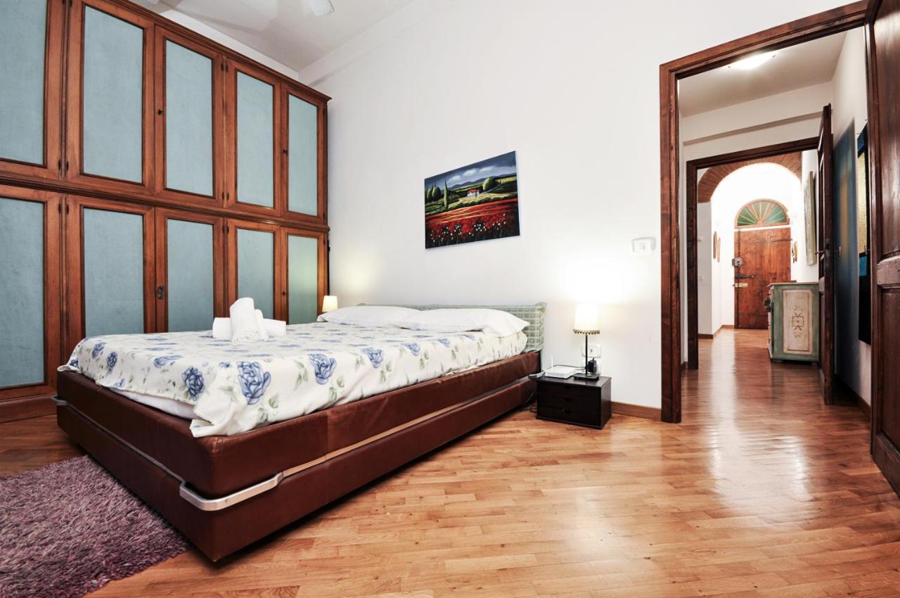 Uffizi Apartment 2 1