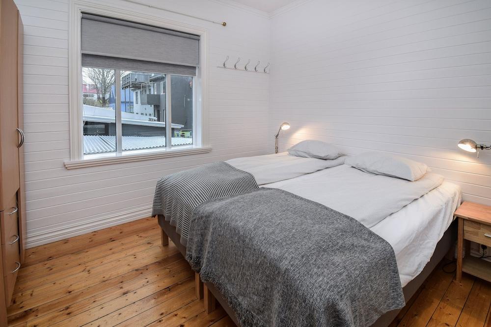 Apartment B29 1