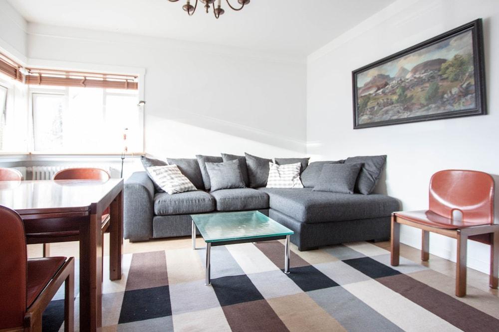 Apartment R44