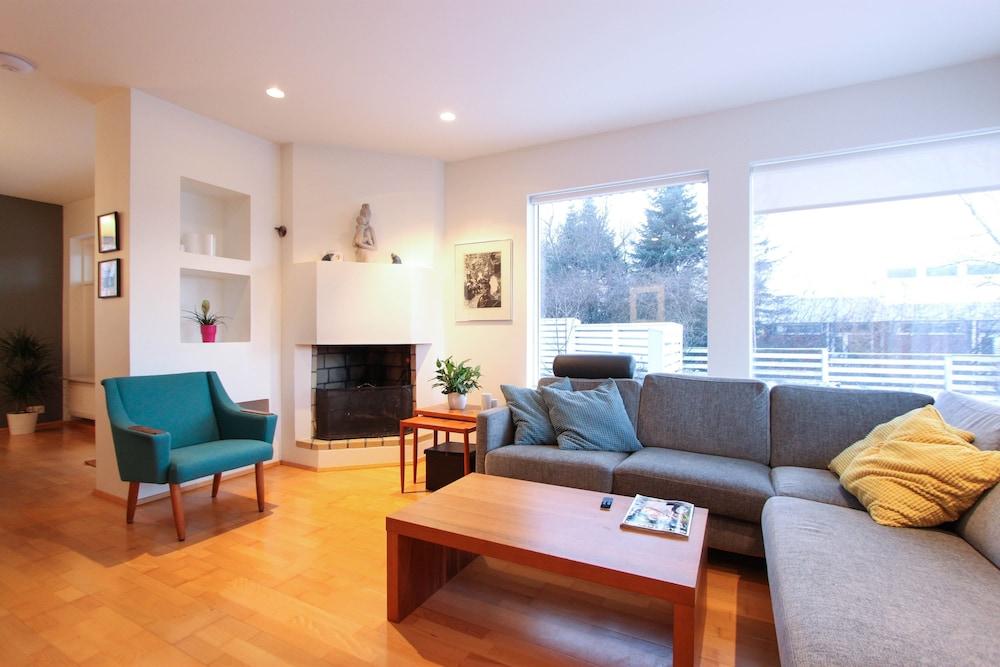 Apartment S31