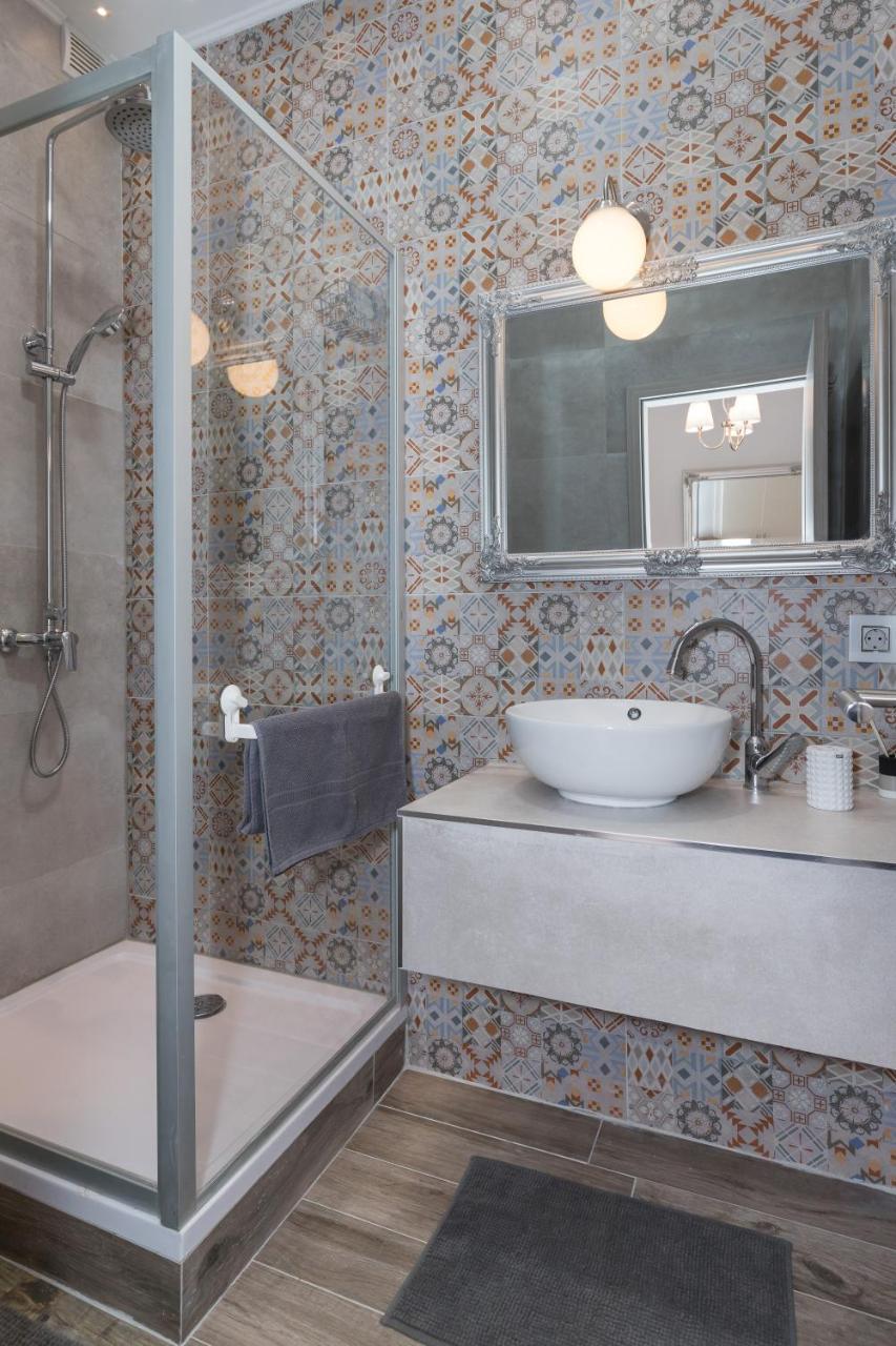 City Center Rooms 1
