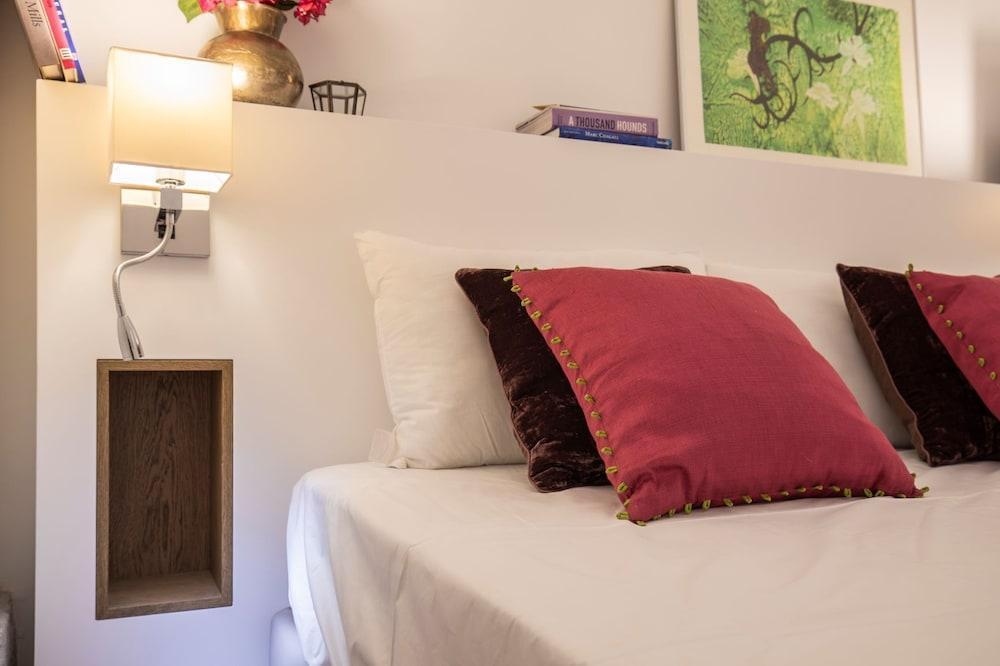 Trendy & Classic 2 Bedroom Apartment 2