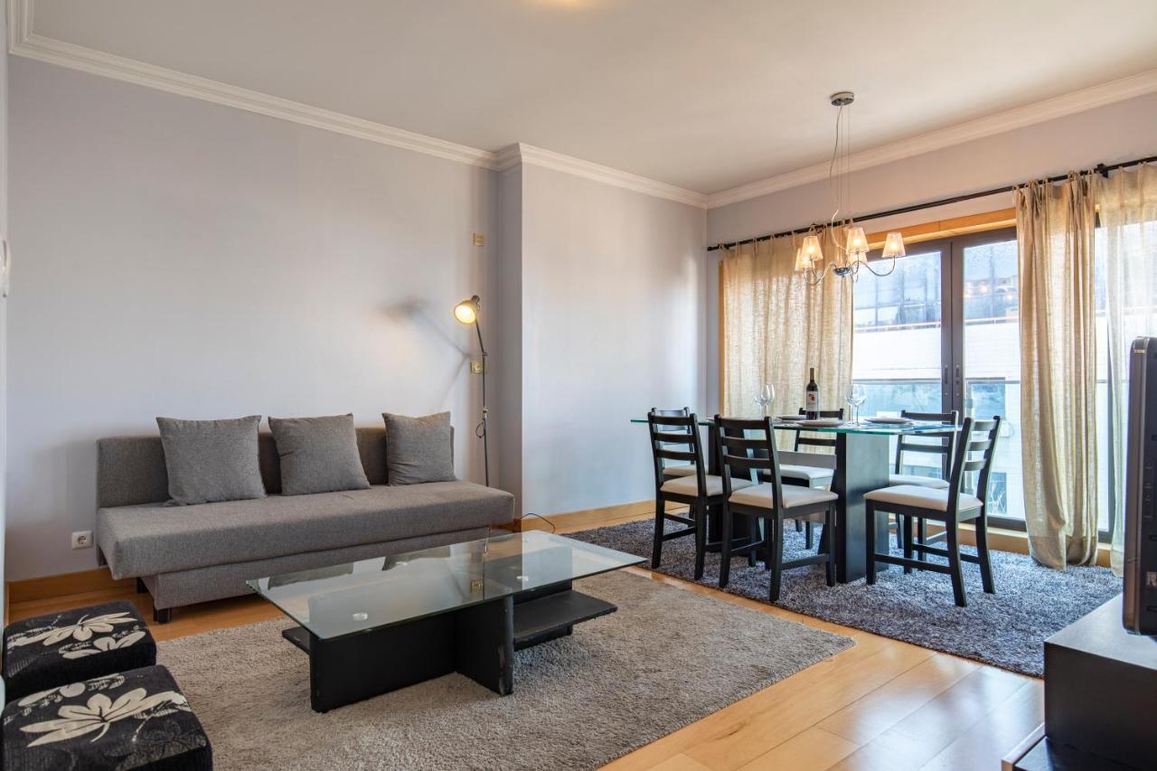 Lovelystay - Modern Apartment in Anjos