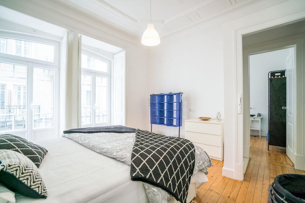 Estrela Neoclassical Apt River View 2