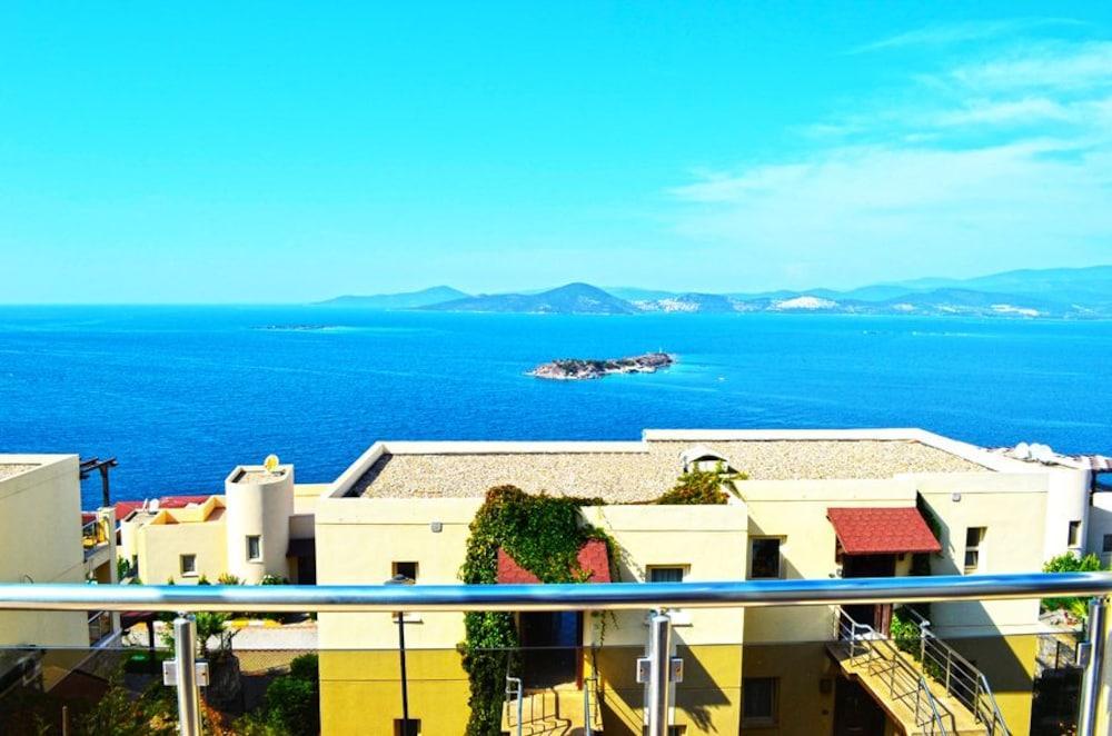 1 Bedroom Apartment Sea View 10 by Likya Global