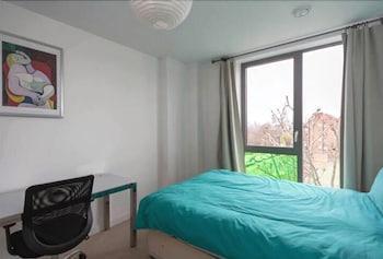 Stylish 1 Bedroom Apartment Near London City 2