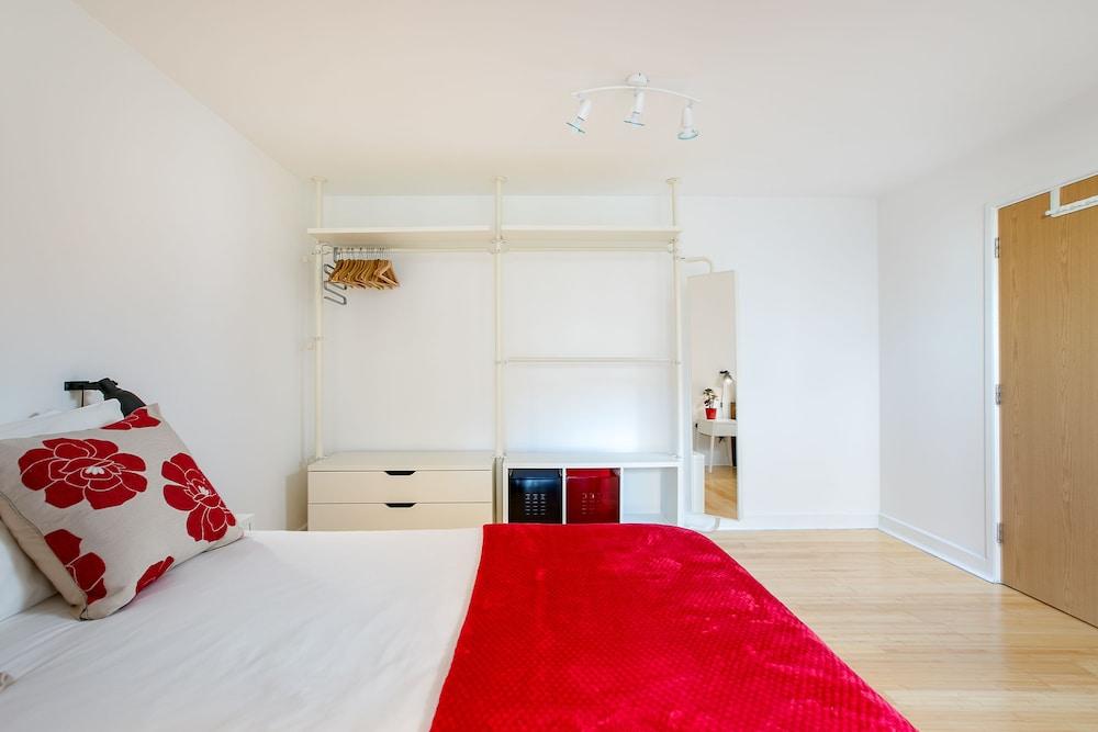 Bright Comfy 2 Bed in Trendy Dalston 1