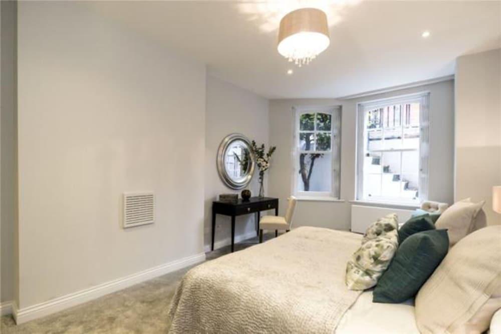 Kensington Court by Lime Street