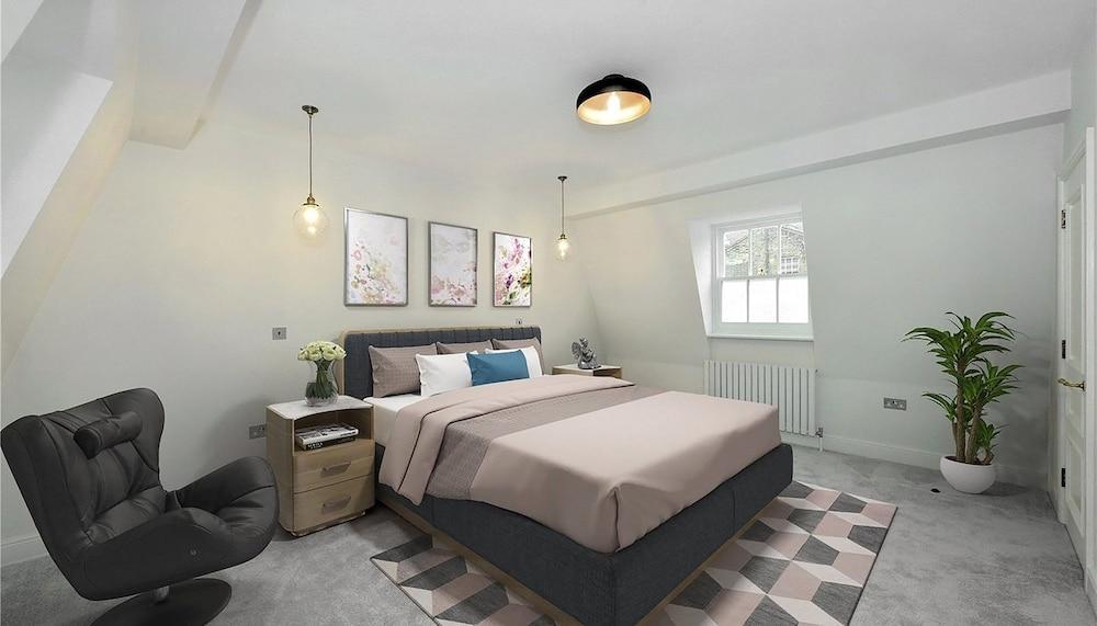 Rainsford Mews by Lime Street 2