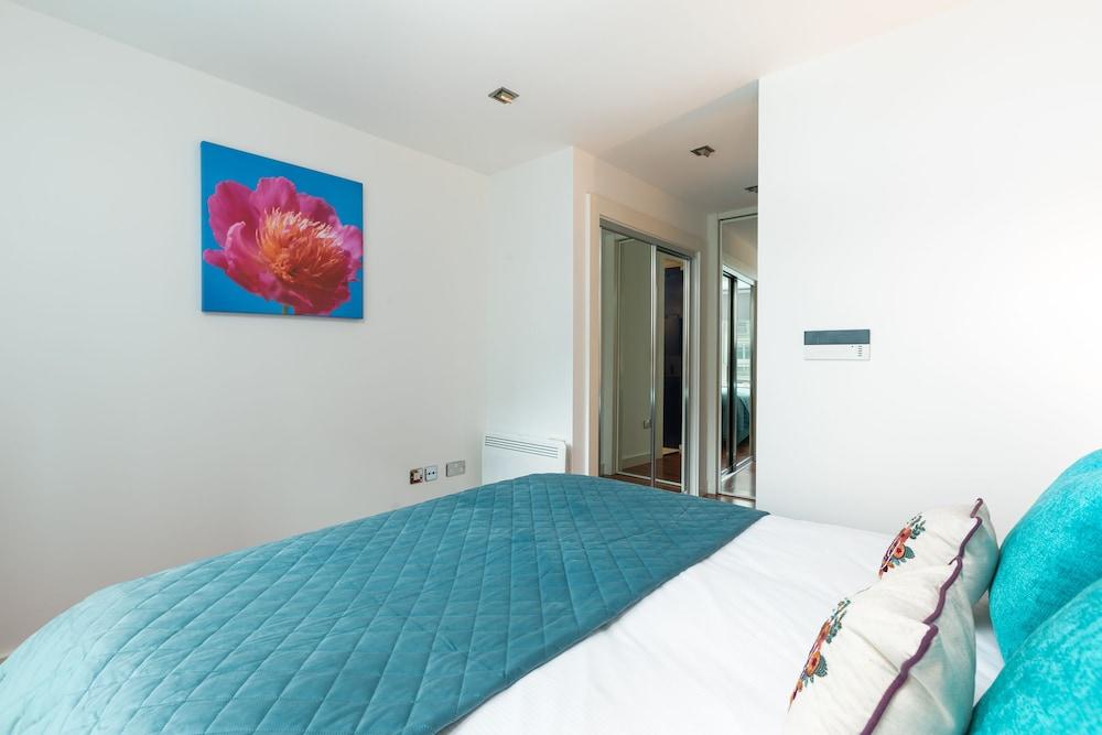 River View Luxury 3bed Flat with Views 1
